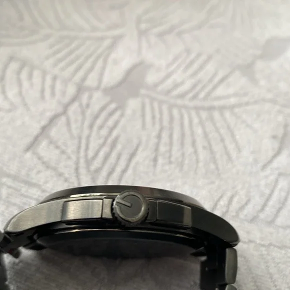 Gucci Mens Watch G-Timeless